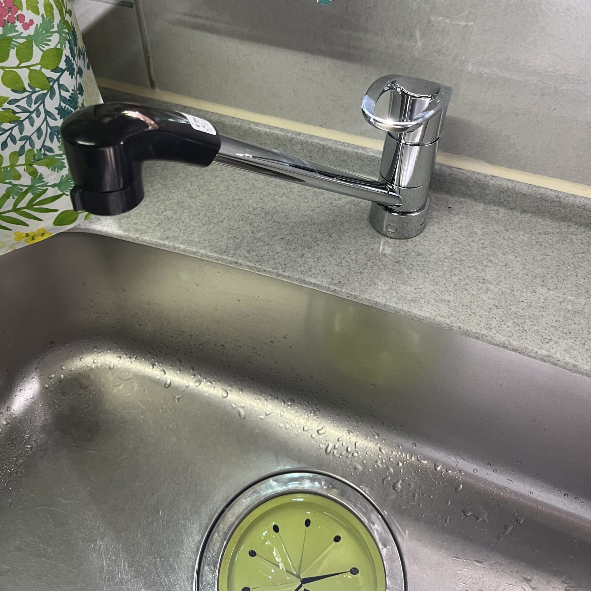 故障したキッチン水栓修理後写真