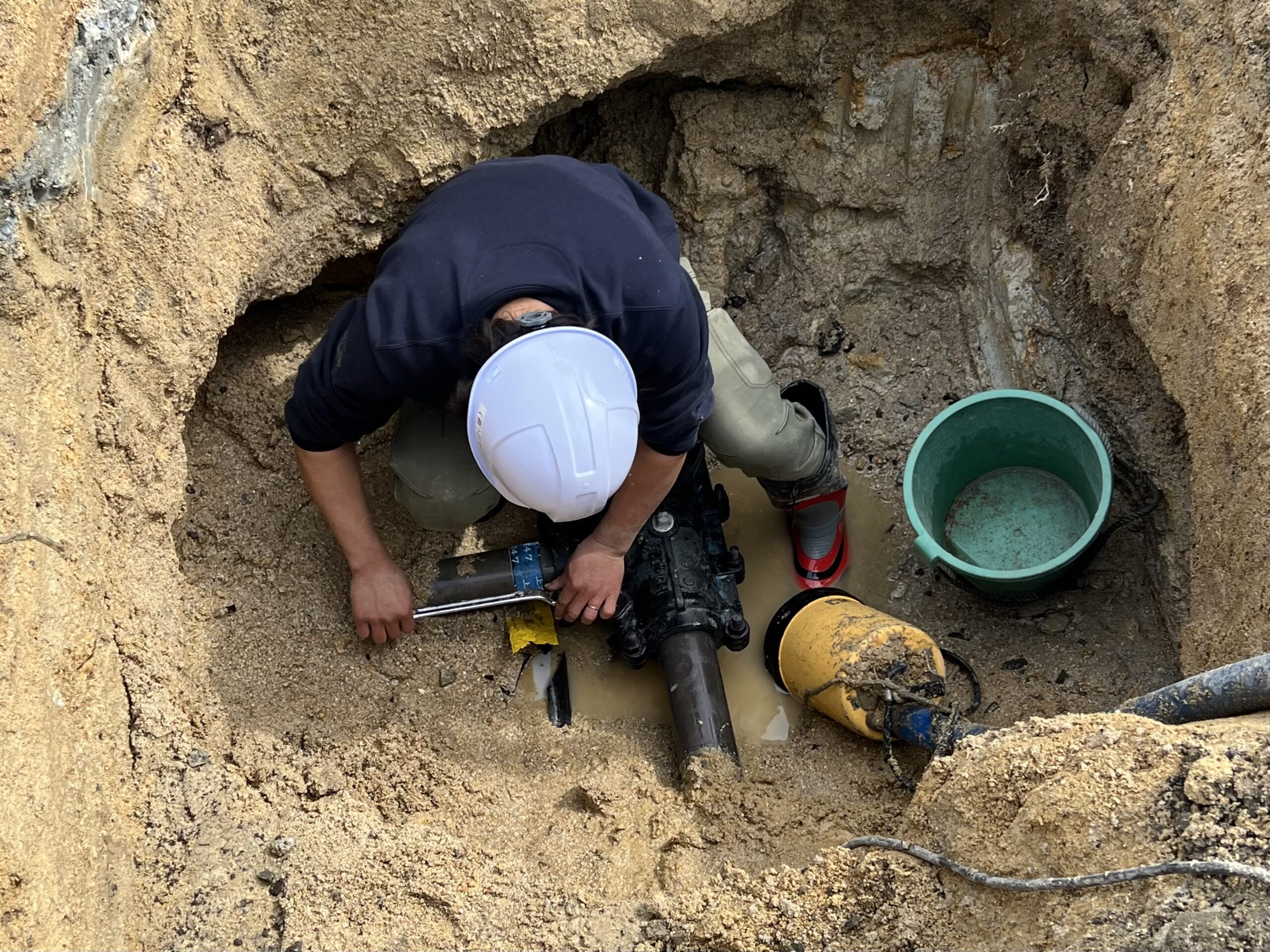 漏水修理：給水管・給湯管などの漏れ箇所を特定し、適切に修理する工事