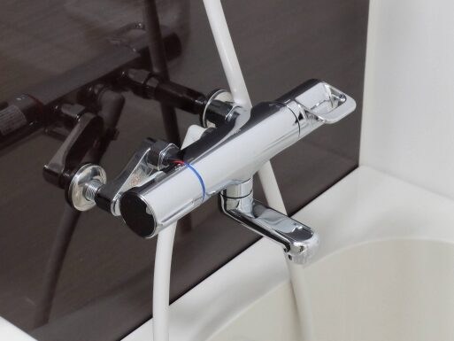 サーモスタット混合水栓の写真