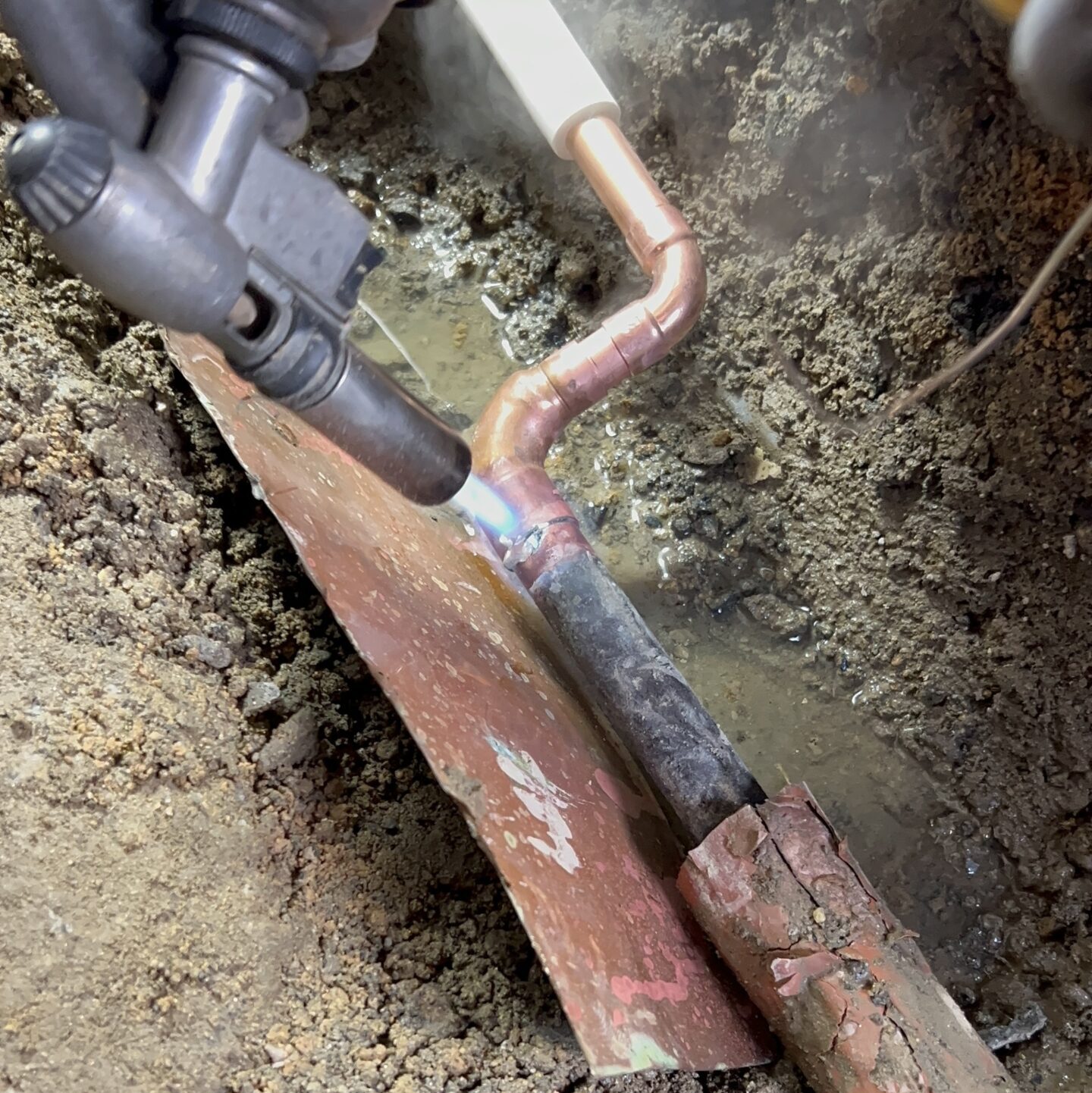 地中給湯配管漏水修理後2