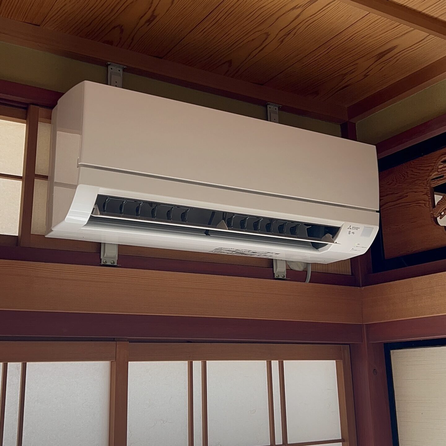 エアコン設置後の室内機写真