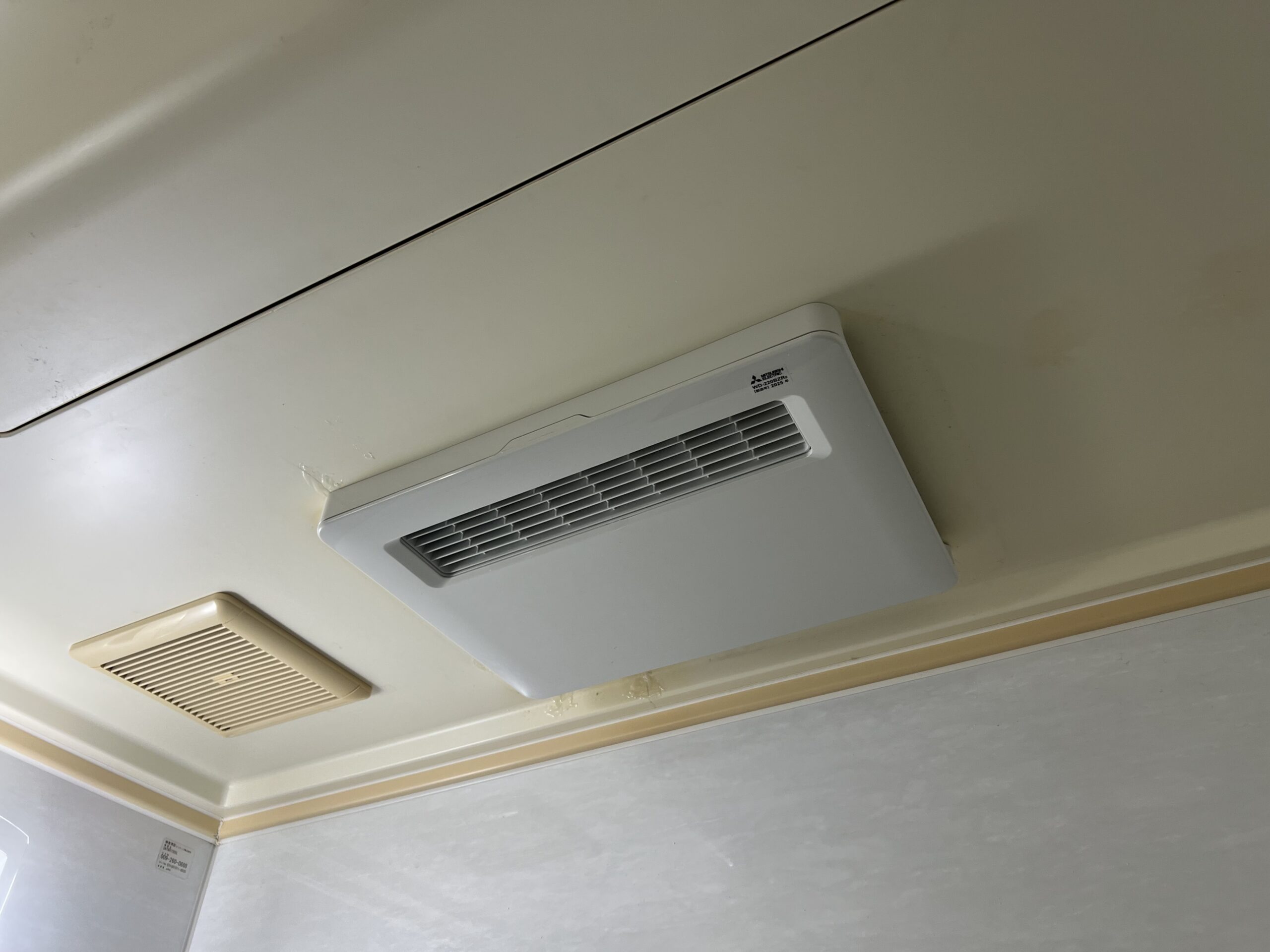 新しい浴室暖房へ交換した施工後写真