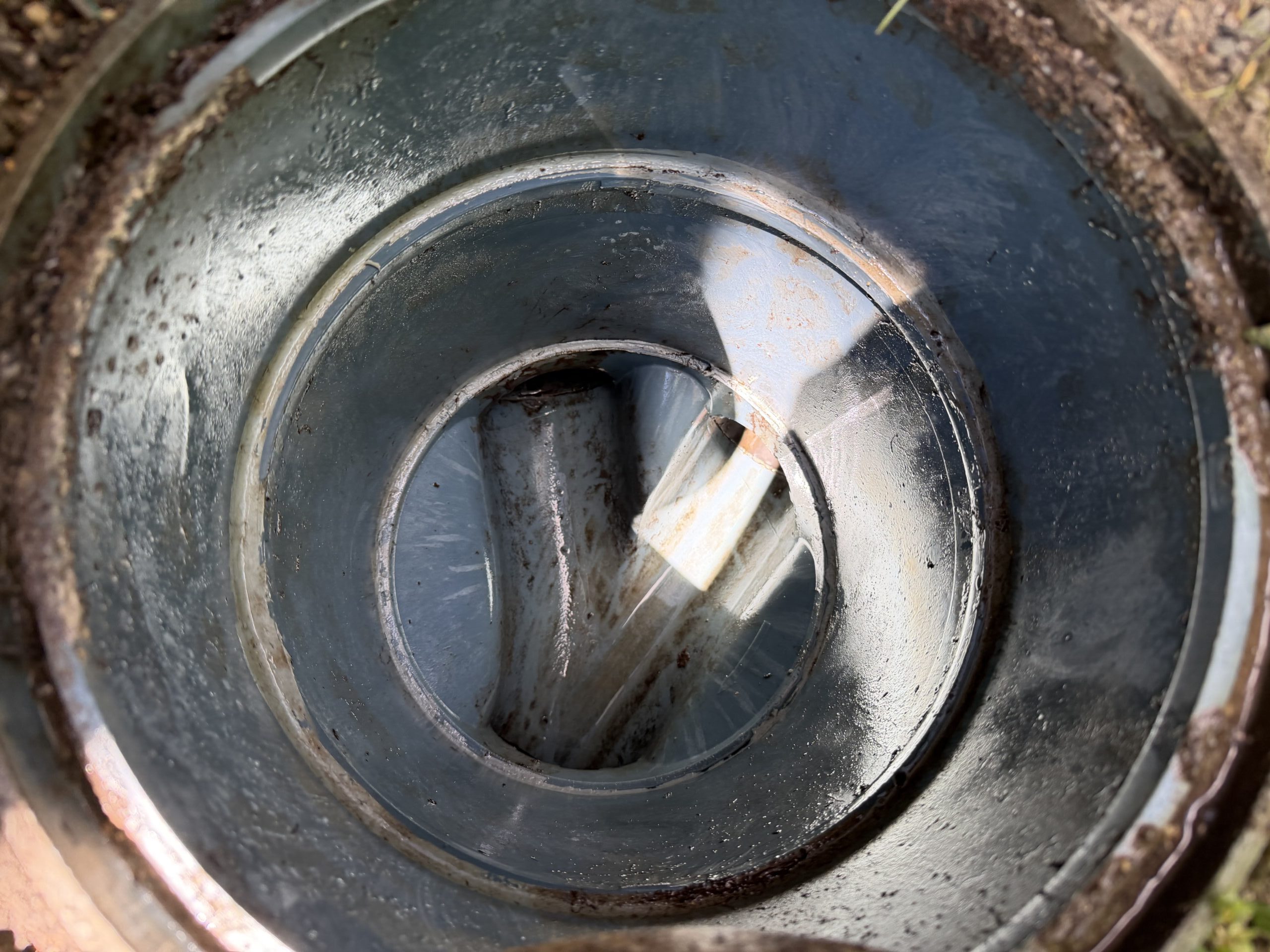 高圧洗浄で屋外排水管内を清掃した施工後写真②