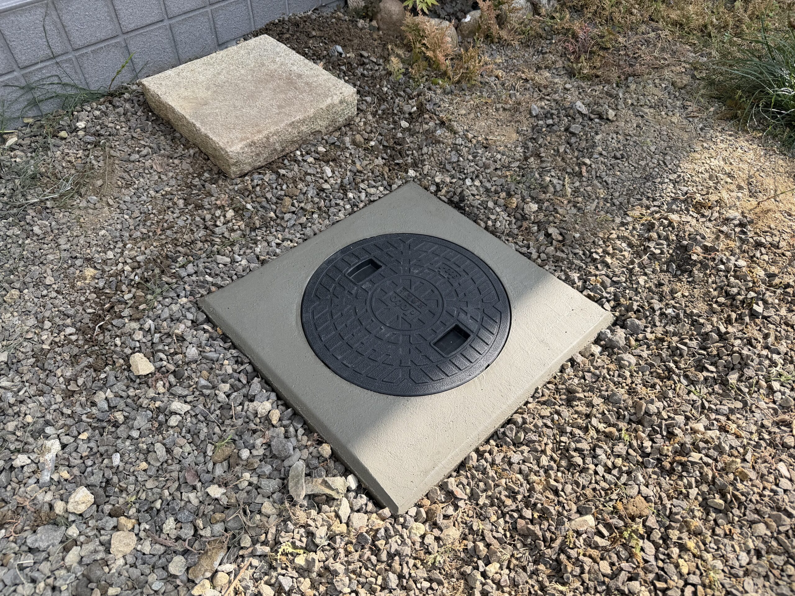 新しい屋外排水マスへ改修した施工後写真