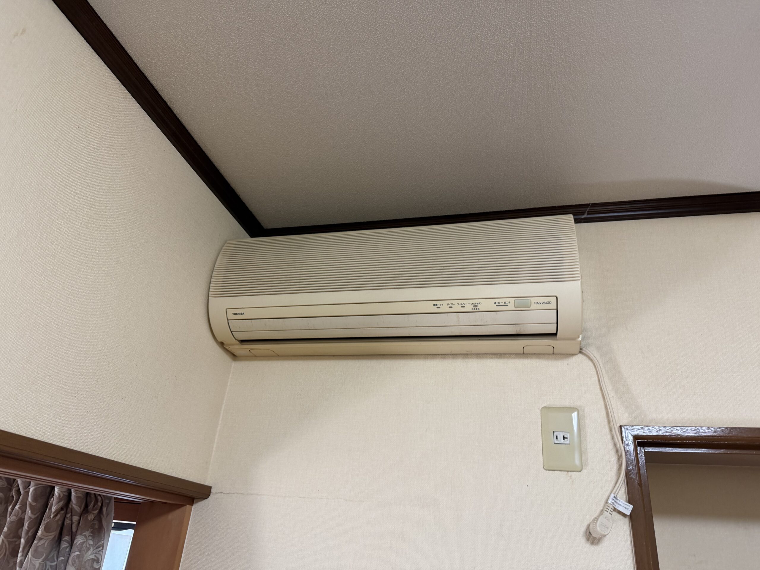湖南市でのエアコン交換前の写真