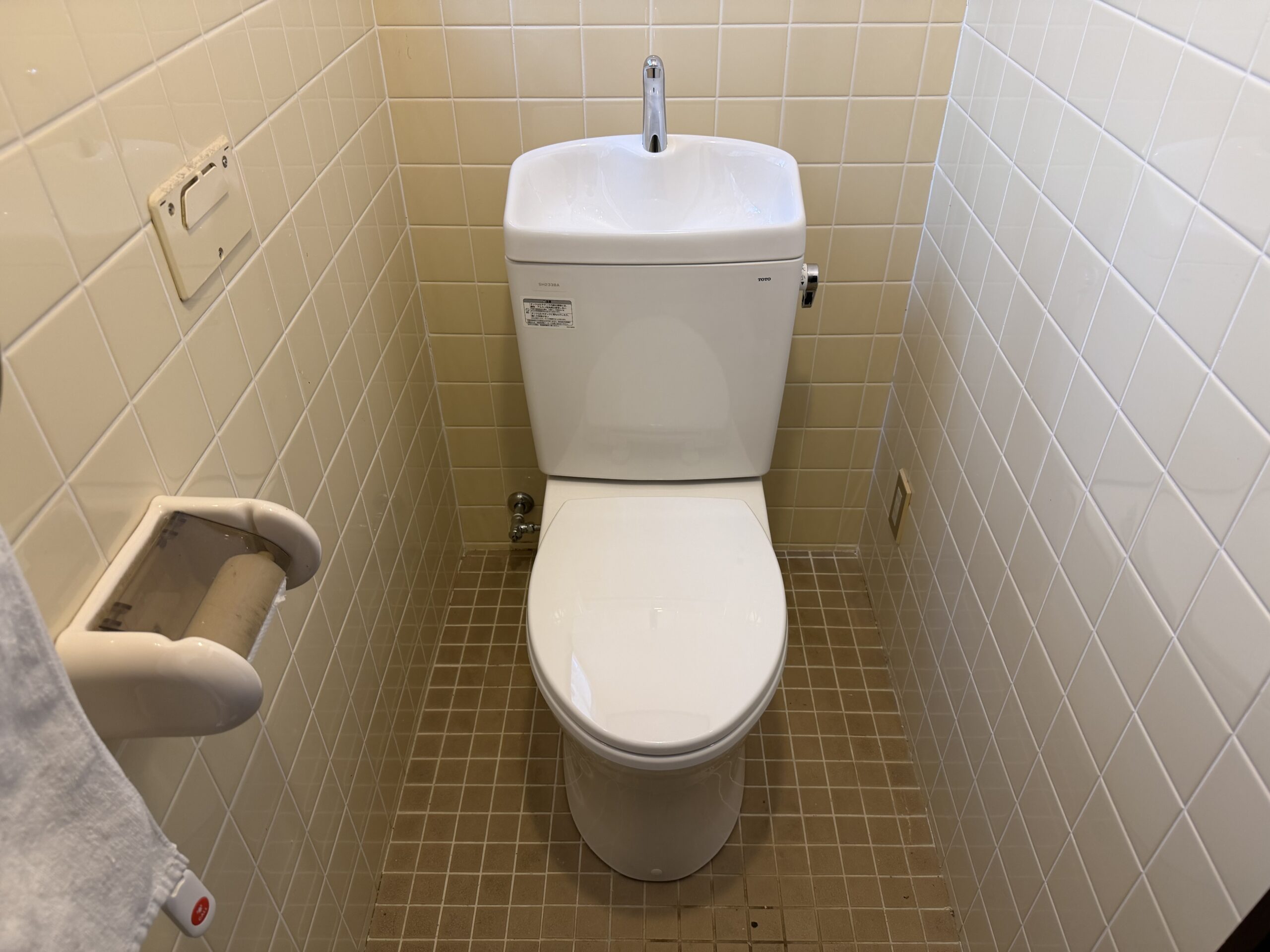 草津市 一体型トイレからタンク別体型トイレへ交換後
